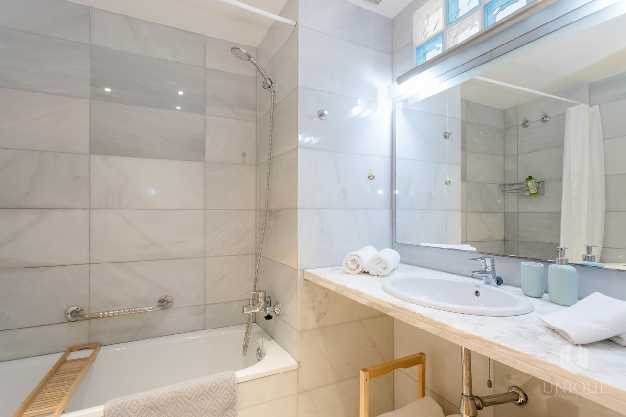 Unique Rentals - Stylish Seafront Duplex Barcelona Kültér fotó
