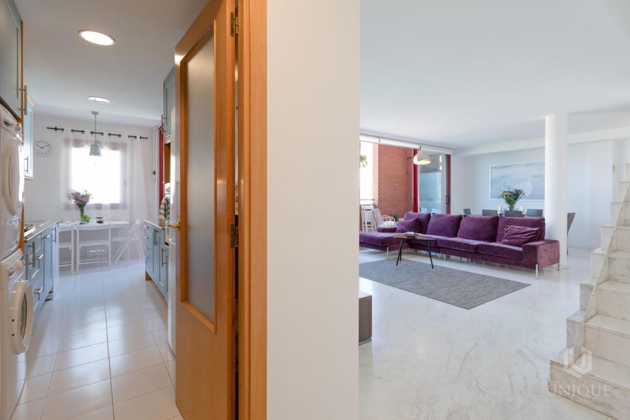 Unique Rentals - Stylish Seafront Duplex Barcelona Kültér fotó